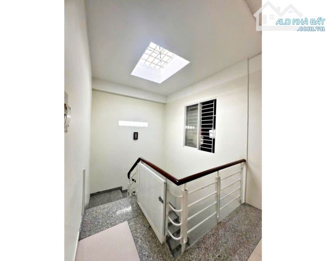 NGÃ TƯ NGUYỄN THỊ THẬP - 5X27M - 4 TẦNG - NHỈNH 15 TỶ - BÌNH THUẬN QUẬN 7 - 2