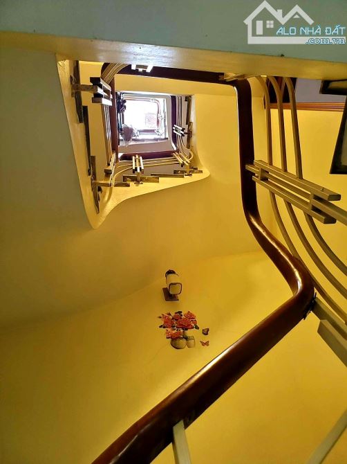 PHẠM VĂN ĐỒNG 40M² x 4T - 6.8 TỶ. NỘI THẤT ĐẸP - GẦN PHỐ - HAI  MẶT THOÁNG - Ô TÔ - 2