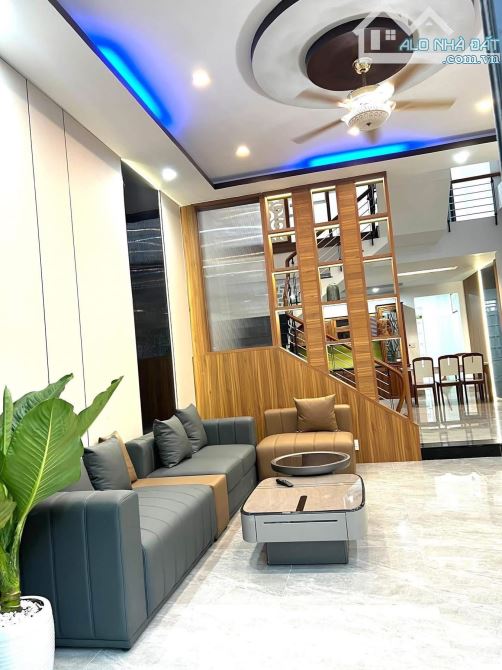 Cực hiếm! Nhà 3 tầng Đỗ Xuân Hợp, 68m2, hẻm ô tô tránh.Giảm còn 6.5 tỷ - 2