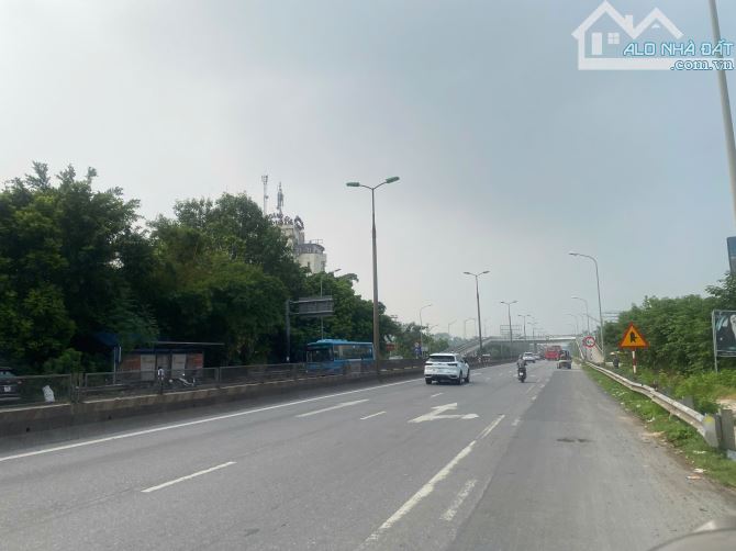 Bán 75M2  Nam Hồng - Đông Anh - VỊ TRÍ ĐẮC ĐỊA - , 20m ra đường Võ Văn Kiệt, giá 6,x tỷ. - 2