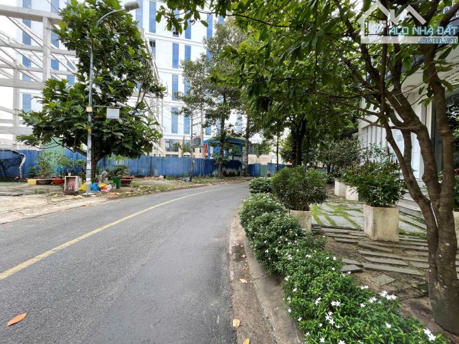 Bán nhà mặt tiền đường Đỗ Pháp Thuận quận 2. Đang có hợp đồng thuê.Nhà 3 tầng 1 sân thượng - 2