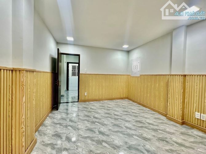 Nhà mới đẹp, 3 tầng (4x11m), Dương Bá Trạc P2 Quận 8 - 2