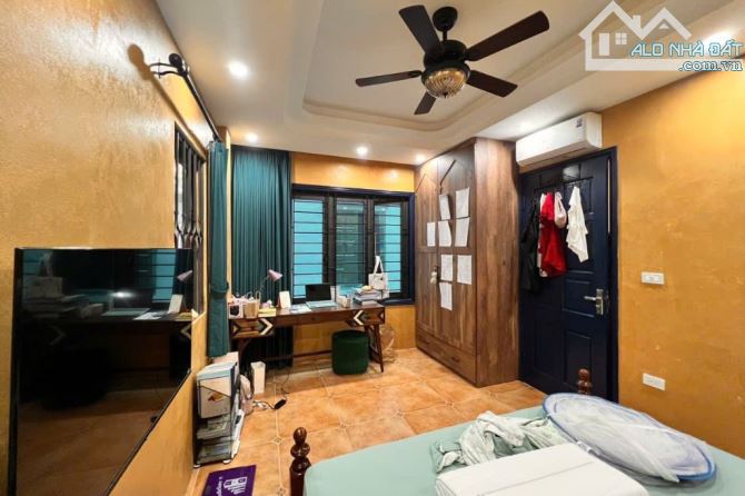Bán Nhà Phân Lô Quân Đội Nguyễn Ngọc Nại – 43m² – 5 Tầng – MT 8.2m – Ô Tô Đỗ Cửa - 2