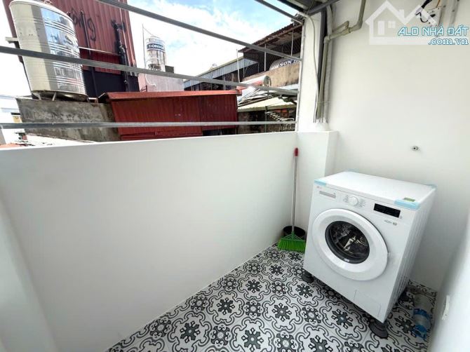 NHÀ RIÊNG 15M2 SỔ ĐỎ CHÍNH CHỦ - TRÊN 3 TỶ - SÁT HAI BÀ TRƯNG - NGÕ NÔNG GẦN PHỐ-3 THOÁNG - 2