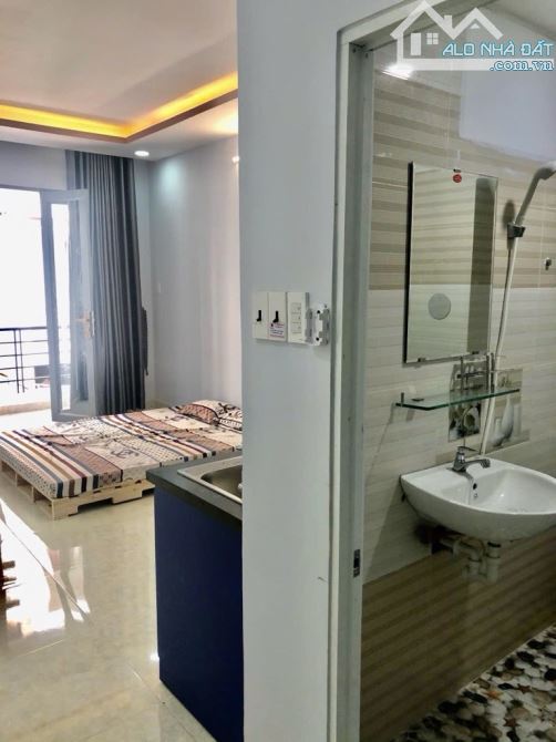 Bán nhà 6 tầng, hẻm xe hơi Lê Văn Sỹ, Trường Sa Q3, cách 30m ra mặt tiền - nhỉnh 12 tỷ - 2