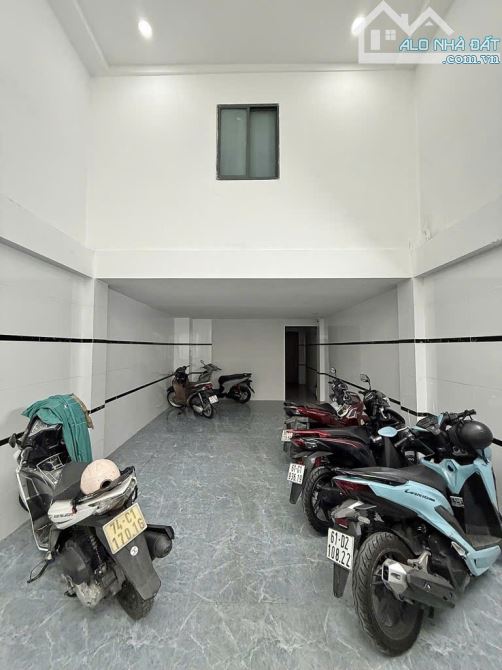 CHDV 5 tầng thang máy - DT 100m2, Thu nhập cao - HXH - Gần ĐH Công Nghiệp 4, Gò Vấp - 2