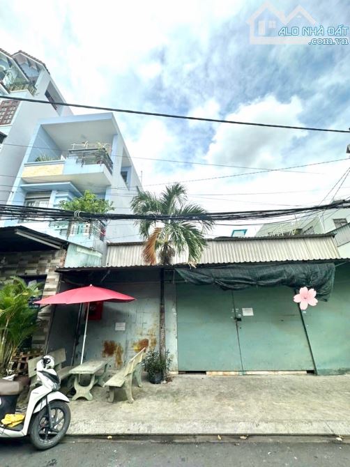 HÀNG HIẾM TÂN PHÚ-HẺM 6M-KHÔNG QUY HOẠCH-KHÔNG LỘ GIỚI-NGANG 4 X 17.5-CHỈ 6.X TỶ - 2