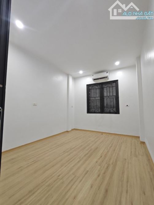 DUY NHẤT NHÀ Ở PHÙNG KHOANG TRUNG VĂN NGÕ RỘNG Ô TÔ TRÁNH 2 THOÁNG - 2