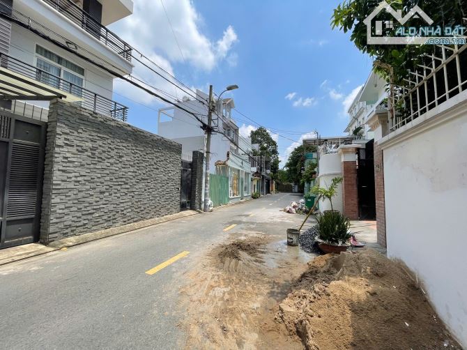 Bán nhà mặt tiền đường số 43 Thảo Điền quận 2.Kết cấu 2 tầng. Nhà đẹp. Diện tích 192,6m2 - 2