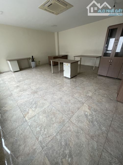 Cho thuê văn phòng Khuất Duy Tiến, Thanh Xuân, 45  m2 , tòa nhà 8 tầng - 2
