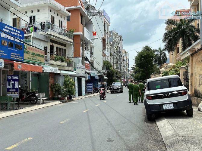 Bán CHDV 6 lầu  Dương Quảng Hàm DTS 650m2 16PN khoán 100 giá 27 tỷ - 2