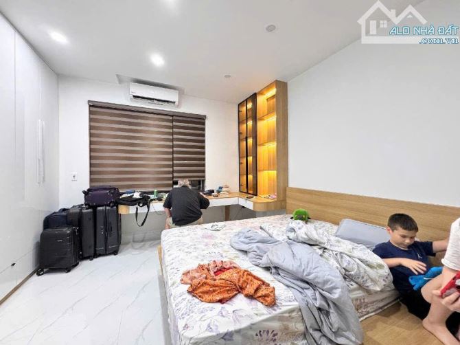 Phố Trương Định_35m x 4 Tầng_3 Gác chạy qua nhà, cách phố 25m_ Sổ vuông đẹp - 2