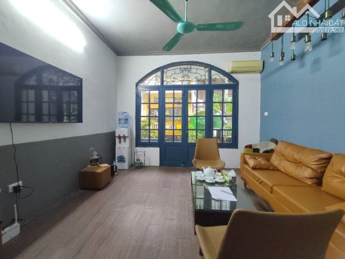 PHÂN LÔ - HOÀNG CẦU - Ô TÔ TRÁNH - 52 M2 - 2