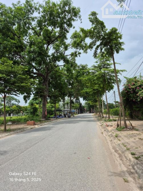 Bán gấp mảnh đất Đông Mỹ ô Tô đỗ cổng ,mặt tiền rộng giá đầu tư 5.7 tỷ - 2