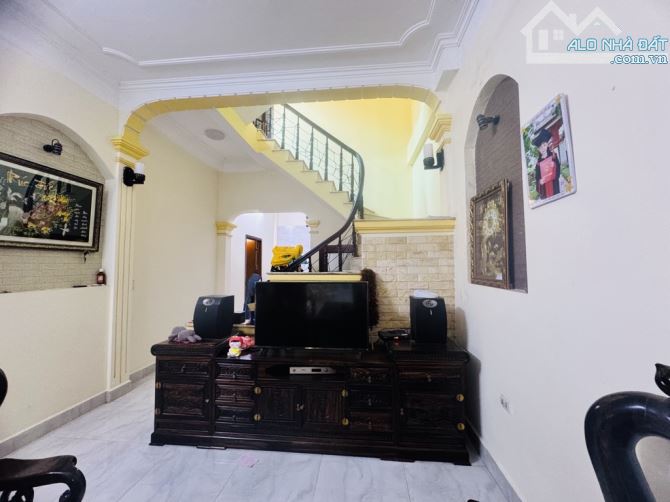 🏠 BÁN NHÀ XÃ YÊN MỸ – 200M² – 5 TẦNG – Ô TÔ 4 CHỖ ĐỖ CỬA - 2