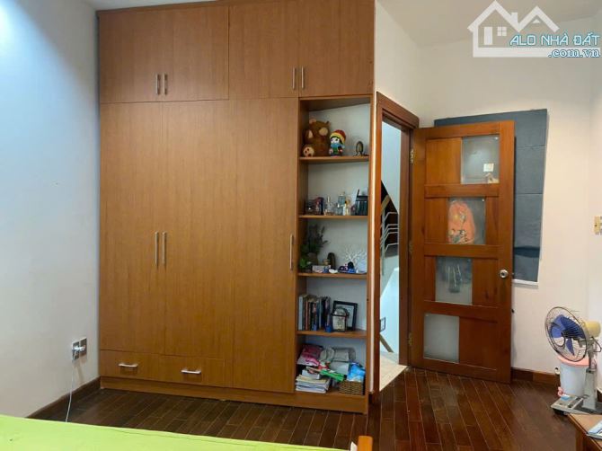 Bán nhà đường số 43 Khu Tân Quy Đông ,Quận 7, dt 4x18m,3 lầu.h.Tây - 4
