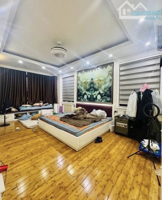 BÁN NHÀ– HOÀNG QUỐC VIỆT- LÔ GÓC– 66M²– Ô TÔ TRÁNH– KINH DOANH– CHỈ 18 TỶ HƠN - 3