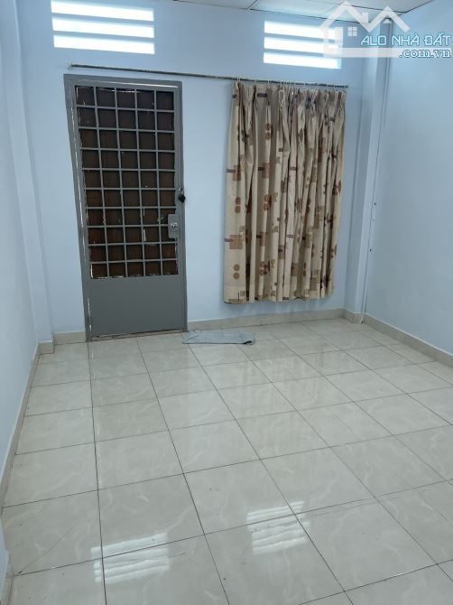 Bán Nhà Trần Bình Trọng Q.5 - 3,9m Nở Hậu Dài 15m - 2 Tầng - Chỉ Hơn 8 tỷ - Hẻm 4m Thông - 3