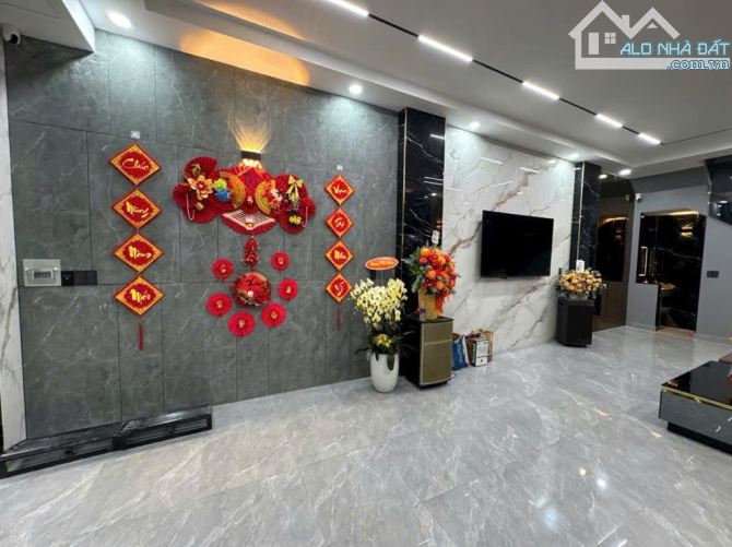 Bán khuông đất Biệt Thự Nguyễn Trọng Tuyển, Tân Bình, DT: 9.9x21m, 150tr/m2 ! - 2
