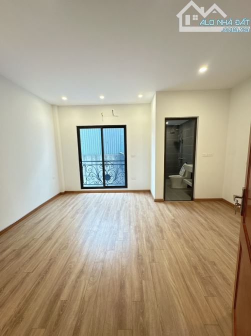 Ngọc Thụy - Long Biên, 35m² x 5 tầng, mặt tiền 6.4m – Nhà dân xây, còn rất mới! - 3