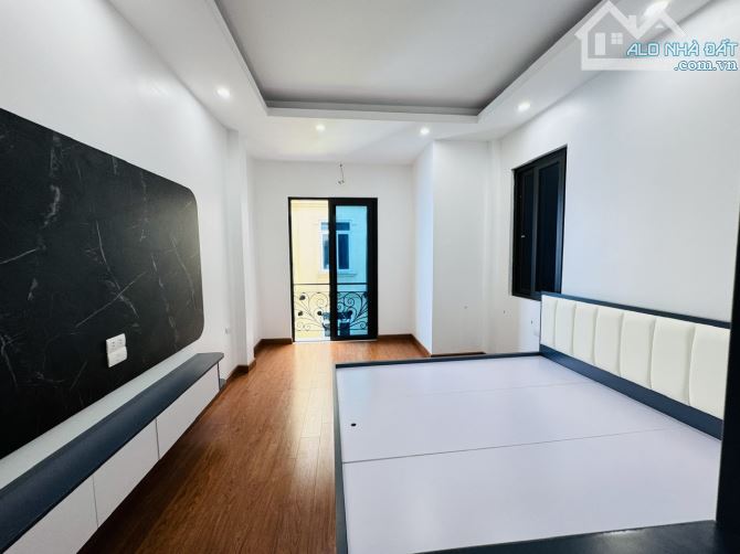 Hiếm! Nhà cực đẹp 45m2x6T thang máy. Full nội thất, vuông vắn - rộng thoáng phố Đội Cấn. - 3