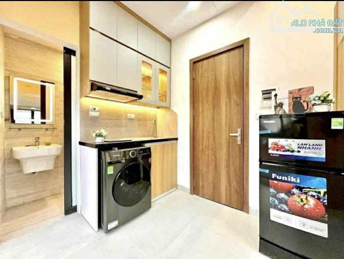 BÁN NHÀ NGUYỄN VĂN HUYÊN,CẦU GIẤY- CCMINI HƠN 10 TỶ THU 600TR/NĂM. SIÊU HIẾM K CÓ CĂN T2 - 3