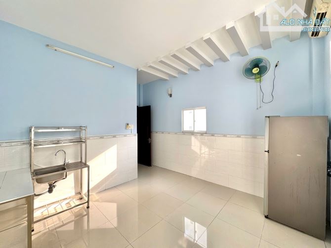 Phòng trọ 15-20m2 mặt tiền Tân Hương, giờ giấc tự do - 3