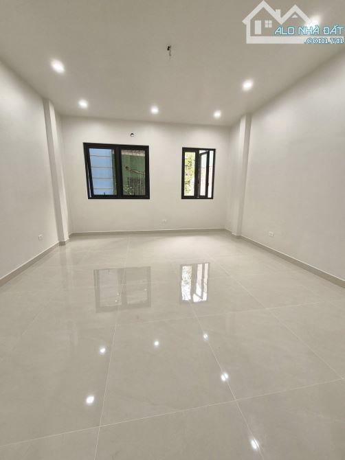 BÁN NHÀ CÁT LINH ĐỐNG ĐA 40m 6T Mt 4m GIÁ 14 TỶ THANG MÁY NGÕ THÔNG KINH DOANH. - 3