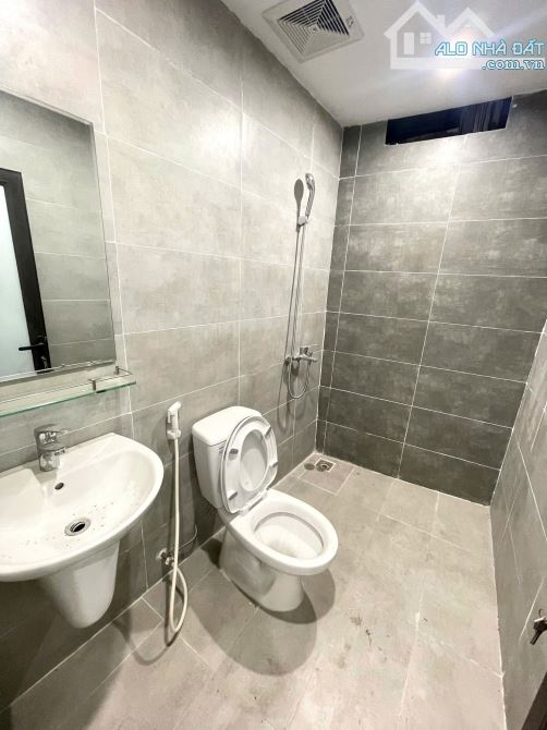 BÁN NHÀ DƯƠNG QUẢNG HÀM - CẦU GIẤY - FULL NỘI THẤT 48M 5 TẦNG GIÁ 10,5 TỶ. - 3