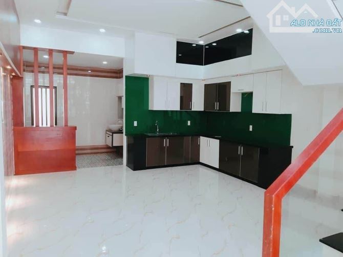 CỰC RẺ NHÀ 3 TẦNG KIÊN CỐ HÙNG VƯƠNG 50M CHỈ NHỈNH 4 TỶ xx - 3