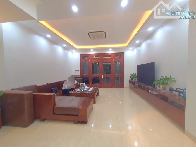 3.	Bán Nhà Liền Kề An Hưng – 83m² – Nội Thất Xịn – Gần Hồ – An Ninh 24/24 - 3