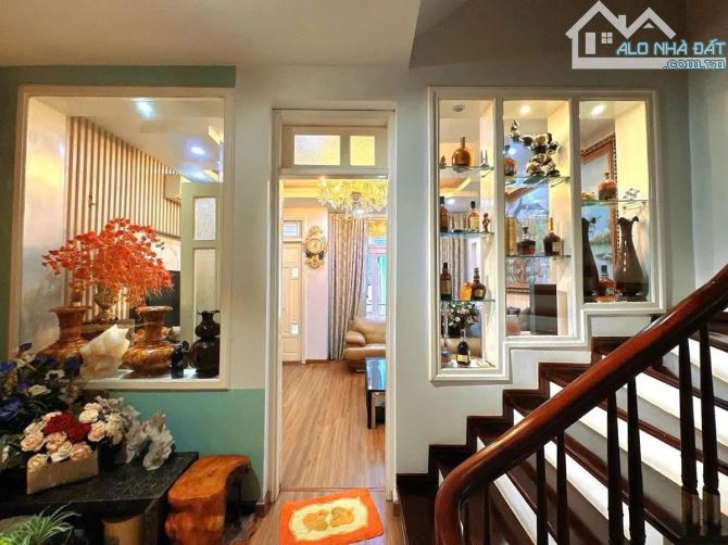 Bán nhà phố Hoàng Cầu 50m2 xây 5 tầng đẹp mặt tiền 4.8m Gara ô tô gần Hồ Hoàng Cầu - 3