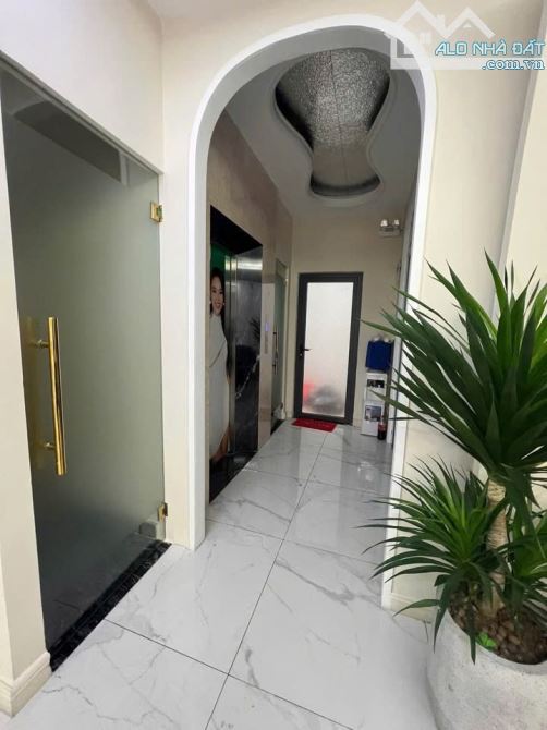 Góc 2 MT đường Trần Khắc Chân, Phường Tân Định, Quận 1 - 3