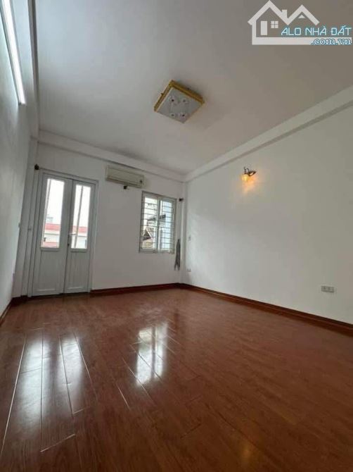 Ngay Đầu Ngô Gia Tự Sau Big C Long Biên,Nhà Dân Xây Thoáng Sáng, Diện Tích Rộng,Đầu Tư Ok - 3