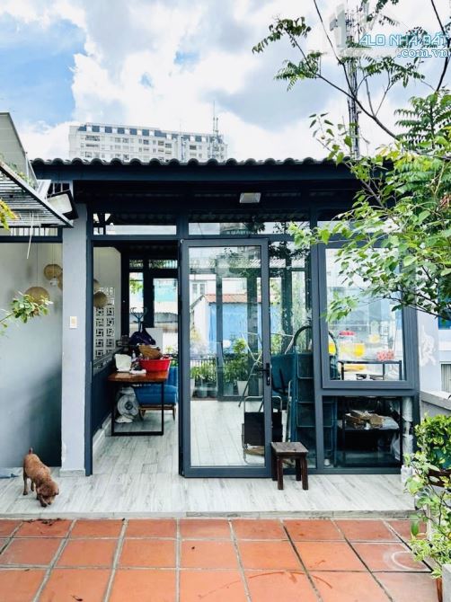 BIỆT THỰ PHỐ VÂN ĐỒN HẼM TO 4-5 MÉT  NGANG ĐẸP BỀ THẾ GẦN 5 MÉT GẦN SÁT MT VUÔNG VỨC NHÀ - 3