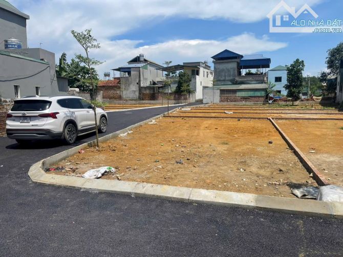 Sát Đại Học Quốc Gia Gần Ngã 4 Hoà Lạc Đại Lộ Thăng Long DT:105m Hai Thoáng view Hồ - 3