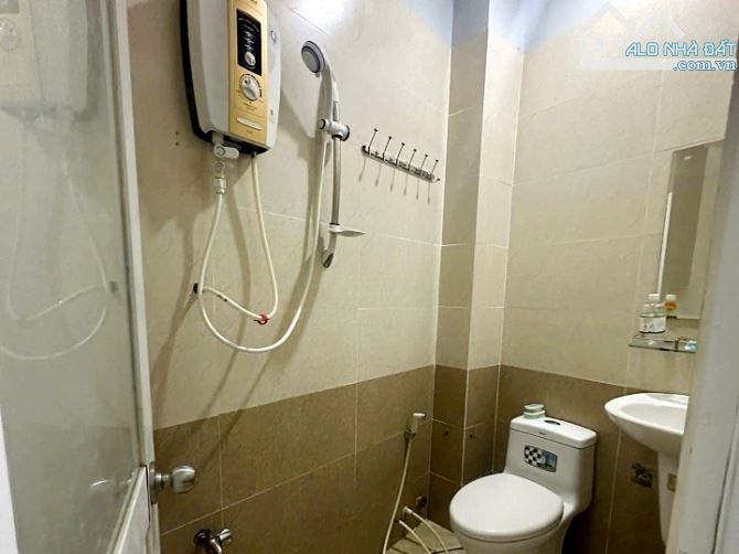 Cần bán nhà mới đẹp 2 lầu 2 phòng ngủ hẻm Trần Hưng Đạo, Q5 - 3