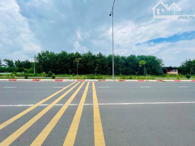Bán đất 2 mặt tiền Nguyễn Hữu Cảnh 90x90m tổng 6322m2 giá 260tỷ 7km đến TPHCM qua VànhĐai3 - 3
