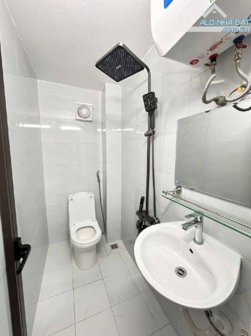 CẦU GIÂY Ô TÔ 10M,SÁT PHỐ-NHÀ ĐẸP FULL NỘI THẤT 35M-8 TỶ800 - 3