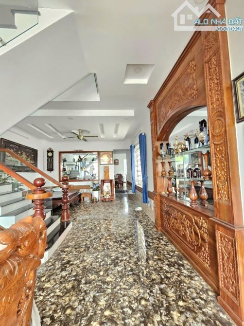BÁN NHÀ MẶT TIỀN TÂN THỚI HIỆP 21 Q12 - 192M2 - 2 TẦNG - HƠN 14 TỶ. - 3
