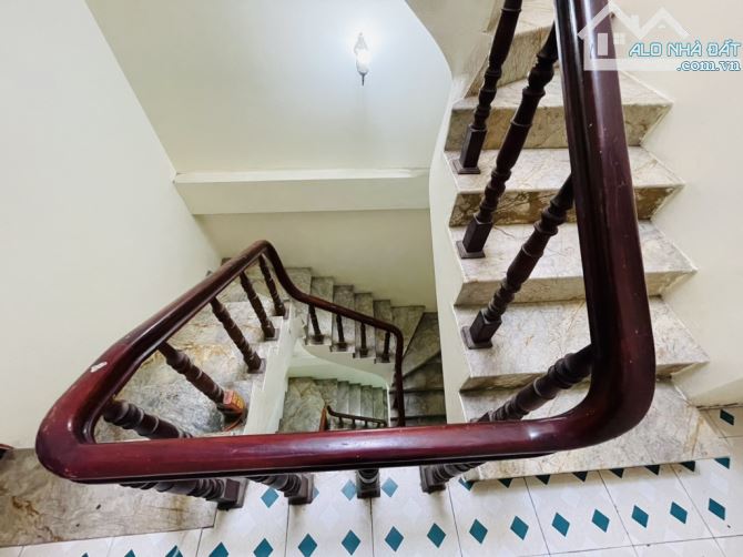 Hơn 8tỷ căn 4T gần phố Định Công, gần phố. - 3