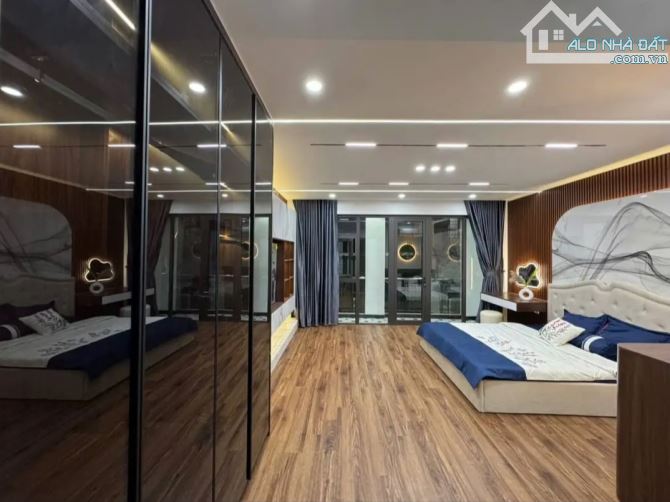 💥💥TRUNG TÂM LONG_BIÊN, NGUYỄN_VĂN_CỪ, GIA_THỤY  - CÁCH MẶT PHỐ 50M - THANG MÁY - NG - 3