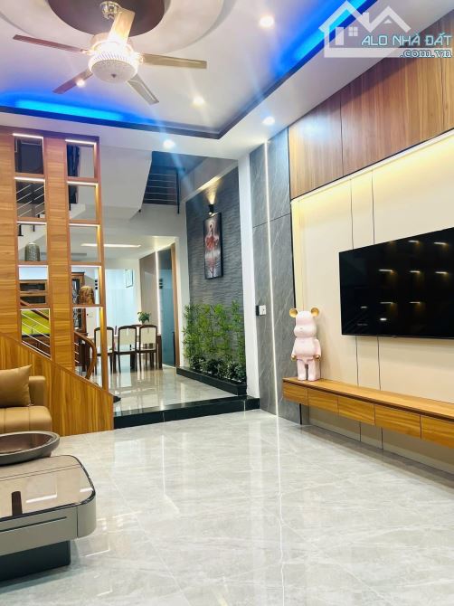 Cực hiếm! Nhà 3 tầng Đỗ Xuân Hợp, 68m2, hẻm ô tô tránh.Giảm còn 6.5 tỷ - 3