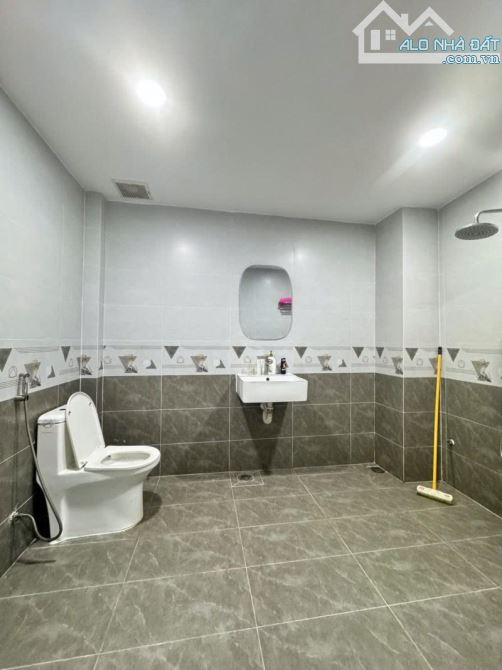 BIỆT THỰ SÂN VƯỜN LINH ĐÔNG  2 TẦNG  HẺM XE TẢI  200M  GIÁ CHỈ 12,2 TỶ - 3
