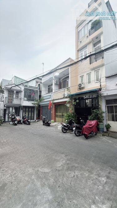 Nhà Cô Giang Phú Nhuận- hẻm trước nhà 6m- 40m2 chỉ nhỉnh 6 đồng - 3