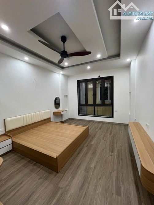 BÁN NHÀ KIM GIANG HOÀNG MAI,2 THOÁNG,NGÕ NÔNG GẦN PHỐ,Ô TÔ ĐỖ CỬA,36M2+5 TẦNG,GIÁ 7.5 TỶ - 3