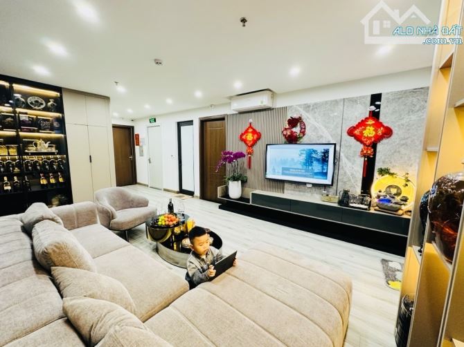 BÁN TÒA KHÁCH SẠN VIEW HỒ ĐỀN LỪ - FULL NỘI THẤT - DÒNG TIỀN ỔN ĐỊNH ~ 4 TỶ/NĂM. GIÁ 49 TỶ - 3