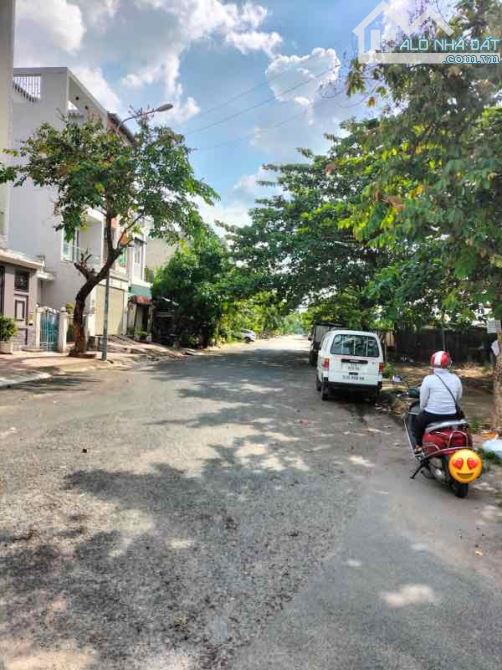 Bán đất gần Phạm Hữu Lấu, Phú Mỹ, Quận7, 1446m2, ngang khủng, mặt tiền đường lớn, giá chỉ - 3