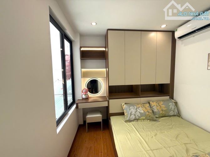 NHÀ RIÊNG 15M2 SỔ ĐỎ CHÍNH CHỦ - TRÊN 3 TỶ - SÁT HAI BÀ TRƯNG - NGÕ NÔNG GẦN PHỐ-3 THOÁNG - 3