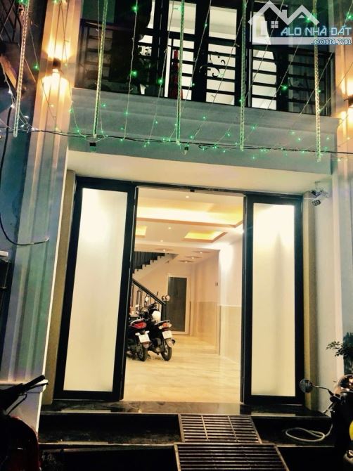 Bán nhà 6 tầng, hẻm xe hơi Lê Văn Sỹ, Trường Sa Q3, cách 30m ra mặt tiền - nhỉnh 12 tỷ - 3